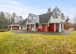 Stort sommerhus til 8 personer med 2 saunaer og vildmarksbad. Kat. nr.:  20067, Nordskrænten 43;