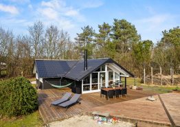 Familievenligt feriehus med sauna og tømmespa– 2 hunde velkomne. Kat. nr.:  20099, Blomstervangen 16;