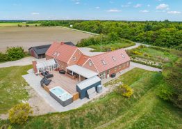 Aktivitätsferienhaus mit Wintergarten und Whirlpool in Jegum Ferieland