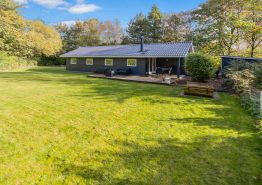 Skønt sommerhus med både sauna og spabad i skønne Jegum