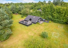 Klassisches Ferienhaus für 6 Personen mit Badetonne