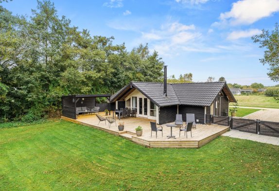 Dejligt sommerhus i Jegum med  sauna på indhegnet grund