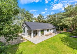 4+-Sterne-Ferienhaus mit Sauna und Lademöglichkeit für euer E-Auto. Kat. nr.:  20255, Blomstervangen 107;