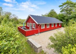 Klassisches Ferienhaus für 8 Personen mit Sauna und Whirlpool. Kat. nr.:  20270, Møllevangen 30;