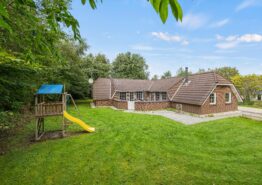 Ferienhaus für 10 Personen mit Pool & Sauna in Jegum Ferieland