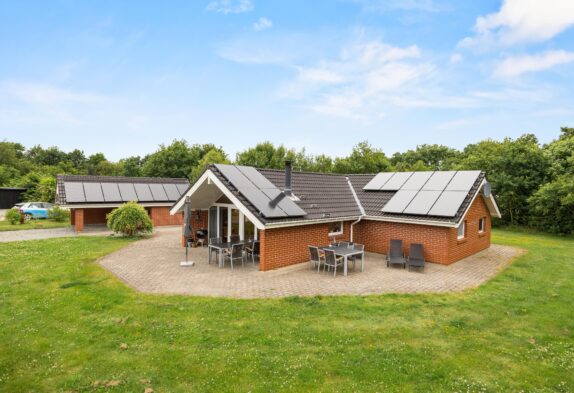 Gemütliches Ferienhaus mit Sauna und Whirlpool für 8 Gäste