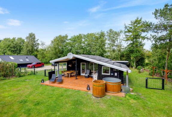 Hyggelig sommerferie på Solbærvangen 8 i Jegum Ferieland