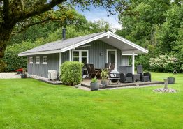 Klassisk dansk sommerhus til 4 personer med pejs. Kat. nr.:  20734, Nøddehaven 26;