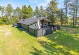 4-Sterne-Ferienhaus mit Whirlpool auf großem Naturgrundstück