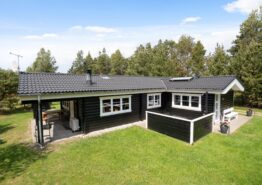 Tolles Blockhaus in Houstrup mit Shelter auf schönem Grund