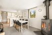 Lyst sommerhus med brændeovn, sauna, sandkasse og vildmarksbad (billede 8)