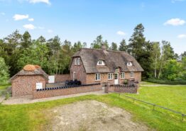 Hyggeligt sommerhus med spa og sauna i Houstrup