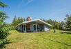 Schönes Ferienhaus, dass auf einem großen Rasengrundstück liegt (Bild  27)