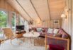 Idyllisk træsommerhus med 3 terrasser og masser af hygge (billede 2)