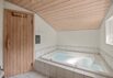 Einladendes Ferienhaus mit Kamin, Sauna & Whirlpool in Houstrup (Bild  15)