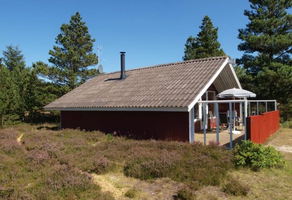Beschauliches Holzhaus mit geschlossener Terrasse