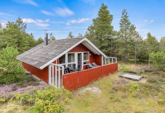 Beschauliches Holzhaus mit geschlossener Terrasse