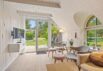 Hyggeligt stråtækt sommerhus med sauna og stor græsplæne (billede 4)