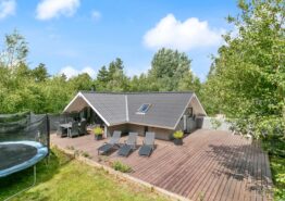 Hyggeligt sommerhus med brændeovn og opvaskemaskine. Kat. nr.:  30282, Nørrevang 239;