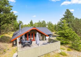 Skønt træsommerhus i Houstrup