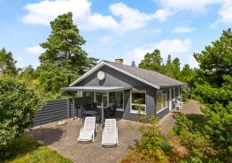 Klassisk dansk træsommerhus til 6 personer