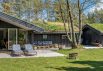 Charmerende, renoveret sommerhus midt i naturen med bålplads (billede 28)