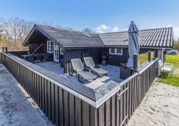 Hyggeligt træhus midt i Houstrups smukke natur