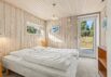 Lyst og rummeligt feriehus med sauna og spabad (billede 18)