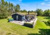 Lyst og rummeligt feriehus med sauna og spabad (billede 1)