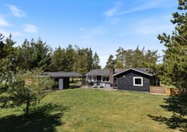 Sommerhus i Houstrup på 1380m2 stor indhegnet grund. Kat. nr.:  30373, Hans Hansensvej 104;