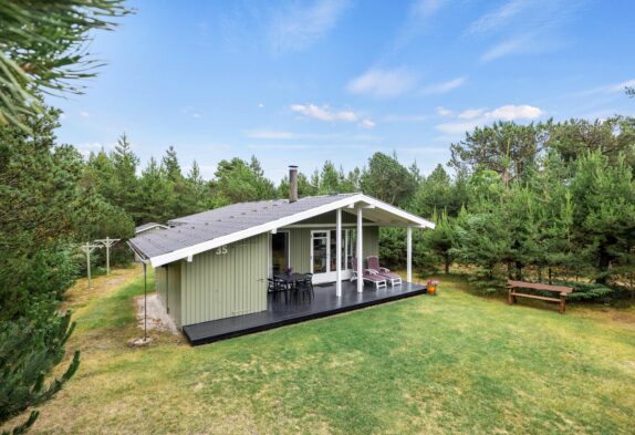 Sommerhus med masser af hyggekroge og ugeneret beliggenhed