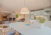 Sommerhus med masser af hyggekroge og ugeneret beliggenhed (billede 8)