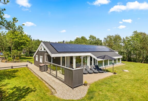 Energiefreundliches Ferienhaus in Houstrup für 8 Personen und 2 Hunde