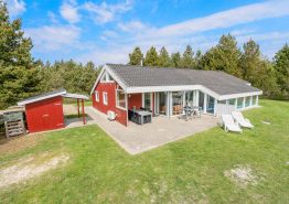 Gepflegtes Poolferienhaus mit Kamin und Sauna
