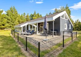 Nydeligt sommerhus til 8 personer med spa og sauna