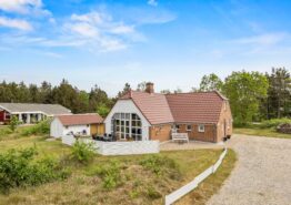 Schönes Ferienhaus mit Sauna für 8 Personen, gelegen in Houstrup