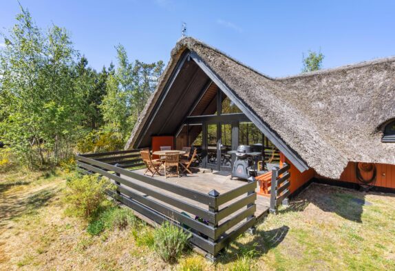 Stråtækt idyl i naturskønne Houstrup med sauna