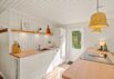 Hyggeligt sommerhus med skønt terrasse område (billede 12)