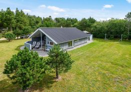 Dejligt hus med spa og sauna i Houstrup
