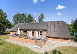 Skønt feriehus med swimmingpool, spabad og sauna i Houstrup. Kat. nr.:  30518, Hedevang 8;