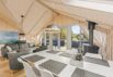 Klassisk træsommerhus med sauna og stor terrasse (billede 11)