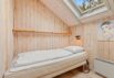 Klassisk træsommerhus med sauna og stor terrasse (billede 18)