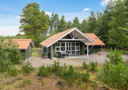 Sommerhus med sauna på ugeneret beliggenhed i Houstrup