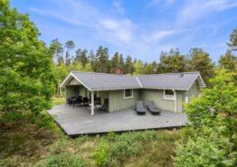 Charmantes Holzsommerhaus mit Sauna und schöner Terrasse