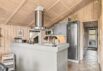 Klassisches Ferienhaus mit Kamin inmitten grüner Natur (Bild  3)