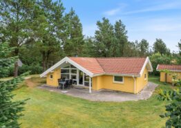 Skønt feriehus med brændeovn i det idylliske Houstrup