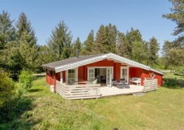 Charmerende og klassisk sommerhus i naturskønne Houstrup. Kat. nr.:  30617, Hans Hansensvej 100;