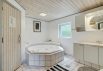 Lyst og lækkert feriehus med sauna og spabad (billede 14)