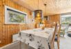 Fredeligt beliggende feriehus med sauna og brændeovn (billede 9)