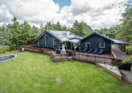 Stilvolles Ferienhaus in Houstrup mit Swimmingpool